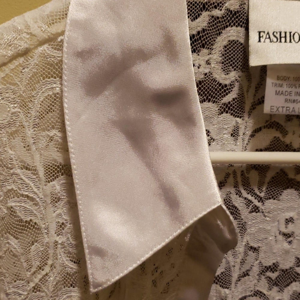 Lace Fashion Bug Top - Picture 4 of 4